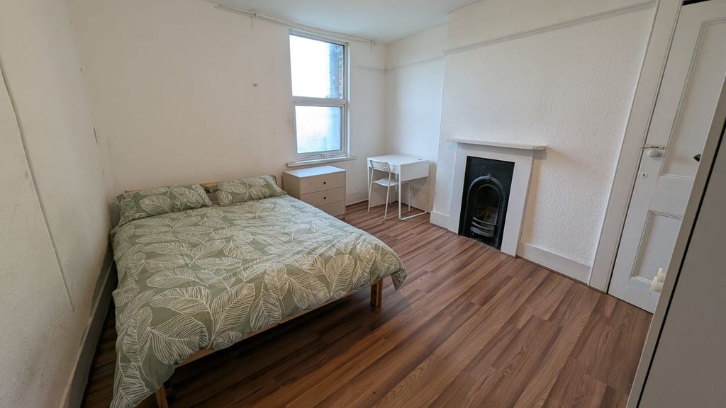 Property photo 1 of 4