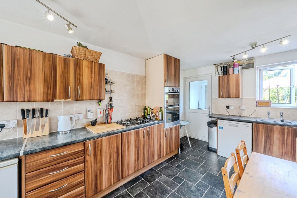 Property photo 3 of 17 Pbox-Img.Jpg
