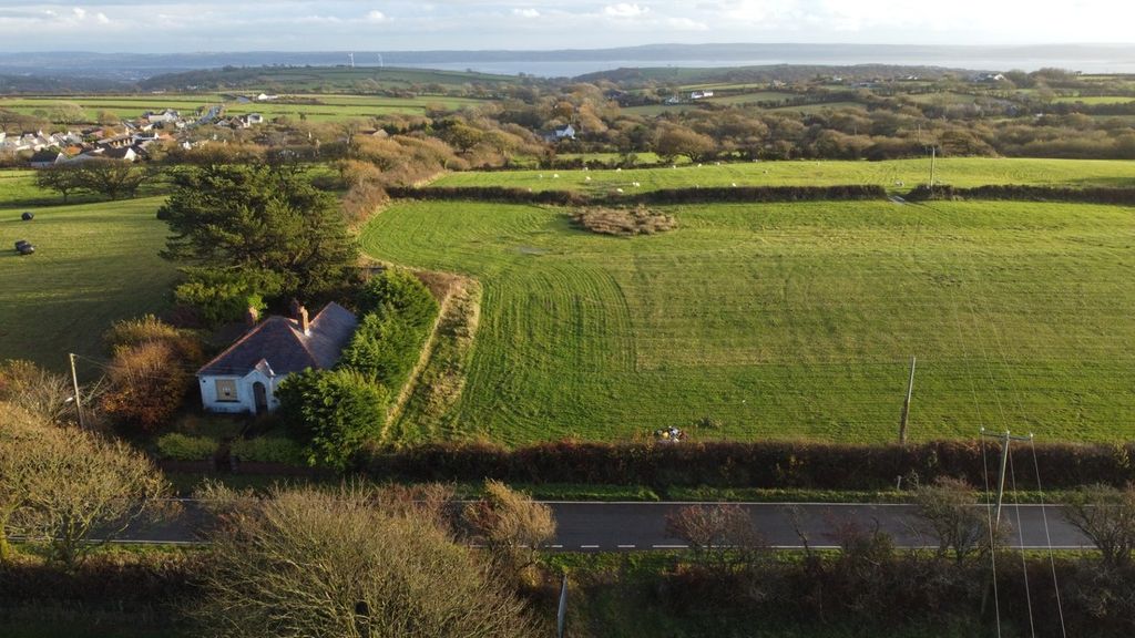 Property photo 2 of 11