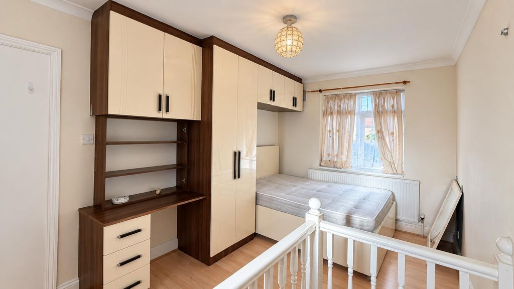 Property photo 2 of 6 F862176B-1788-454F-Aeb6-8B2151816Bce.Png