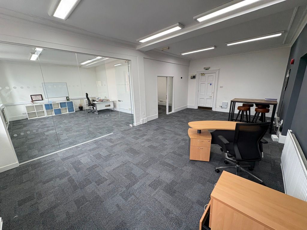 Property photo 2 of 14 Photo 8