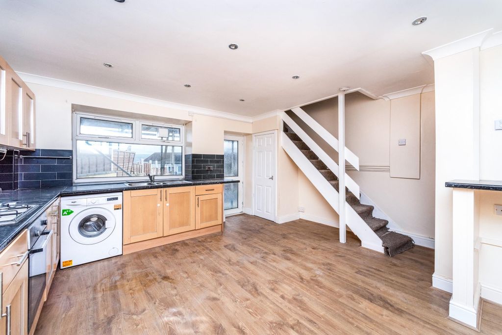 Property photo 1 of 11 Kitchen