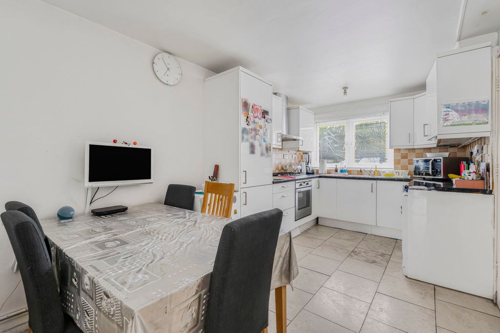 Property photo 3 of 15 Kitchen