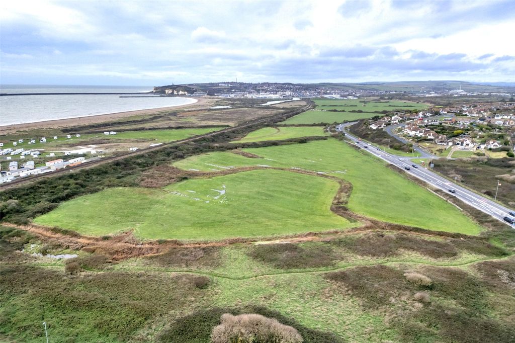 Property photo 1 of 3 Picture No. 10