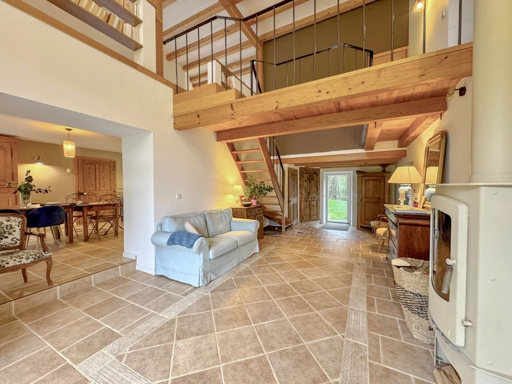 Property photo 1 of 25