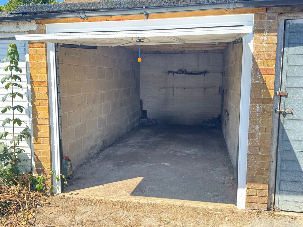 Property photo 2 of 2 Garage - Campbell Drive 2