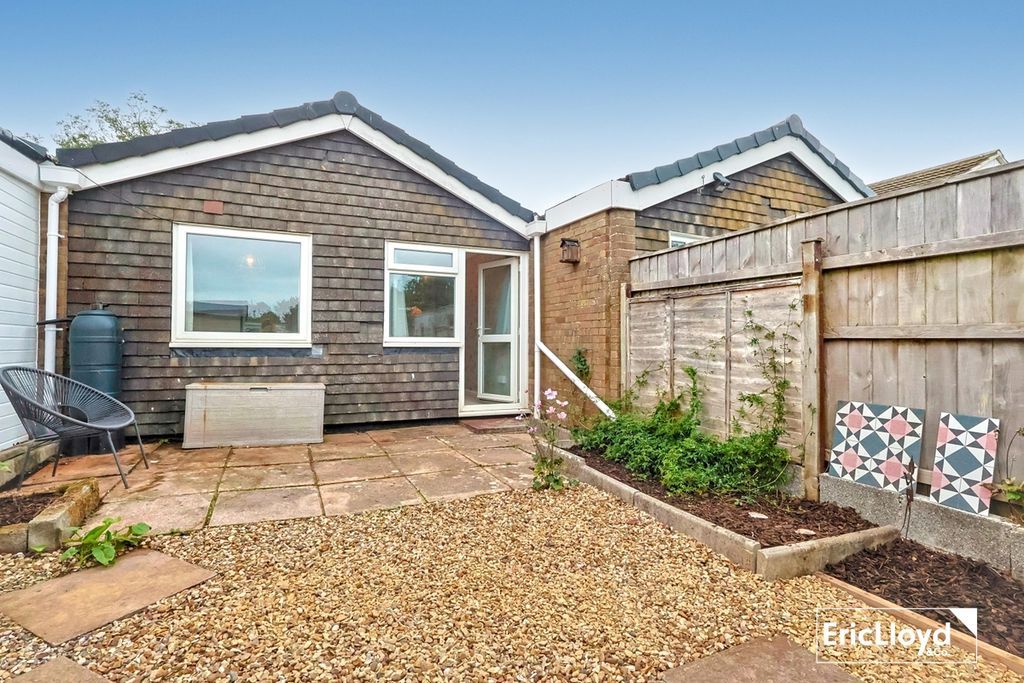 Property photo 1 of 9 Photo 9