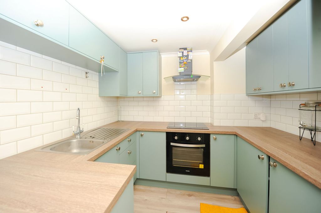 Property photo 3 of 5