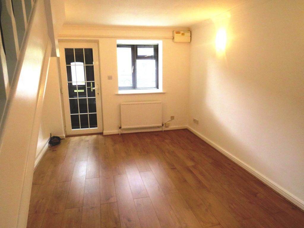 Property photo 3 of 7 Living Room