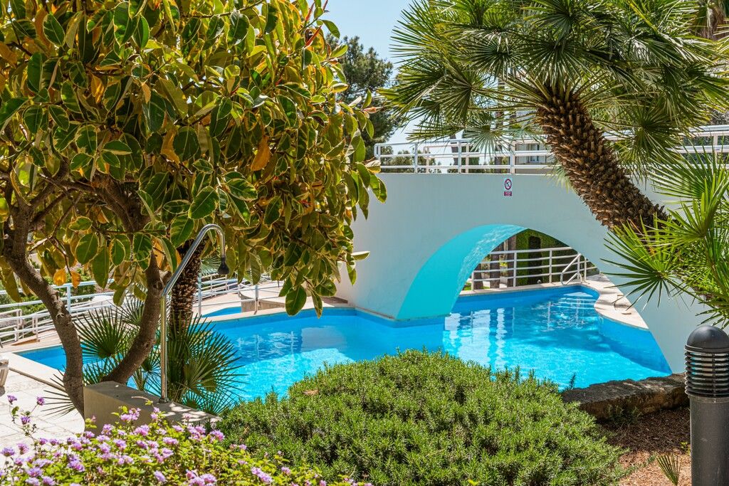 Property photo 2 of 14 Pool (2)