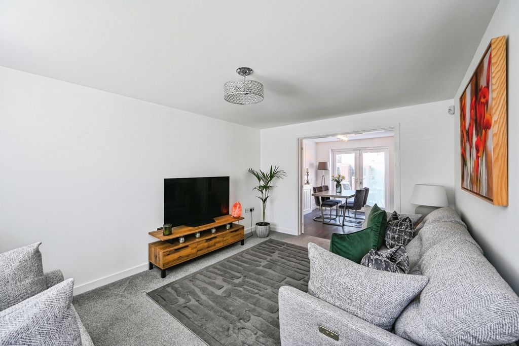 Property photo 3 of 20 Pbox-Img.Jpg
