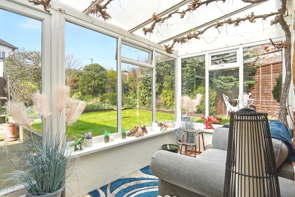 Additional image 9 of 2 bed bungalow for saleHoward Avenue, Leeds LS15