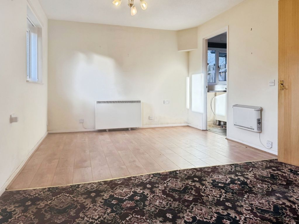 Property photo 3 of 11 Living/Dining Room