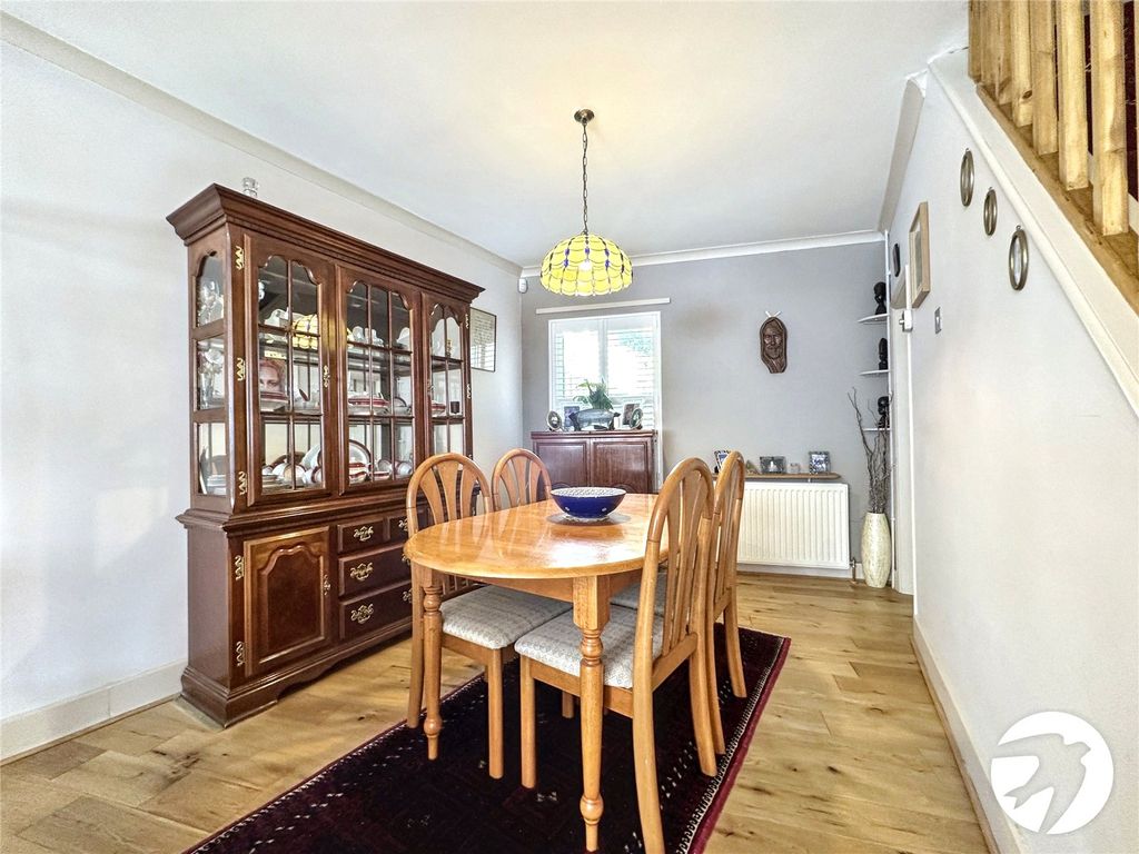 Property photo 3 of 11 Dining Area