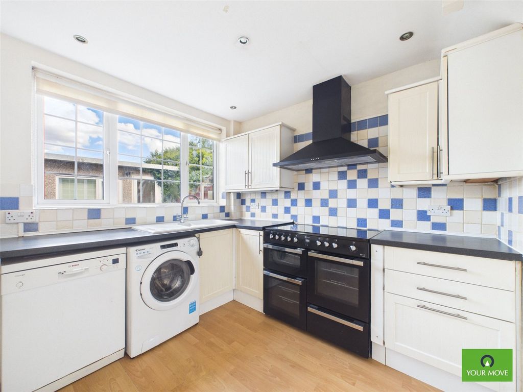 Property photo 2 of 12 Kitchen