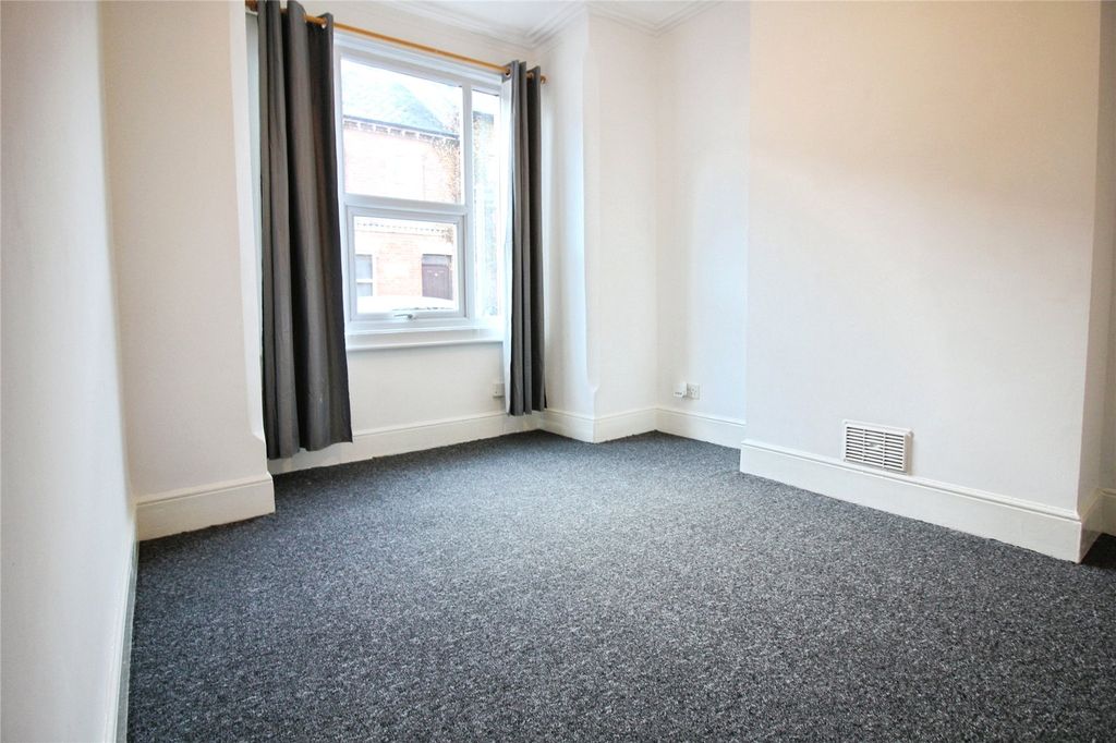 Property photo 2 of 12 Picture No. 04