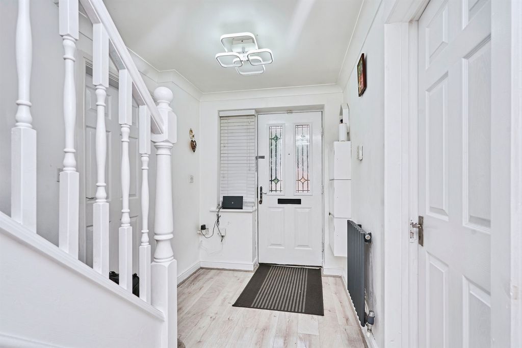 Property photo 3 of 24