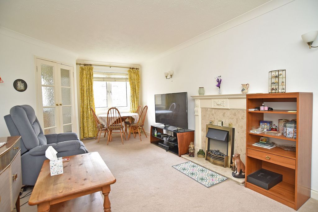 Property photo 2 of 9