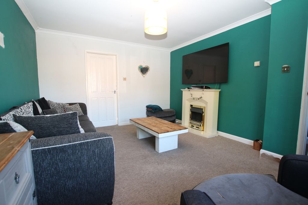 Property photo 3 of 8