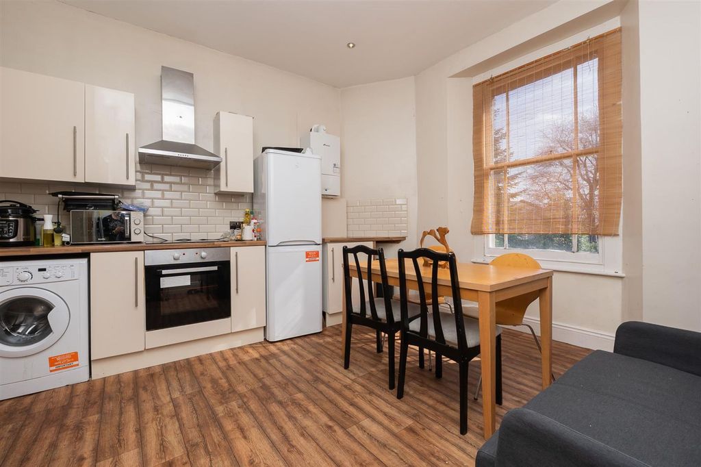 Property photo 3 of 17 94-Cotham-Brow-Bs6-6Ap-11.Jpg