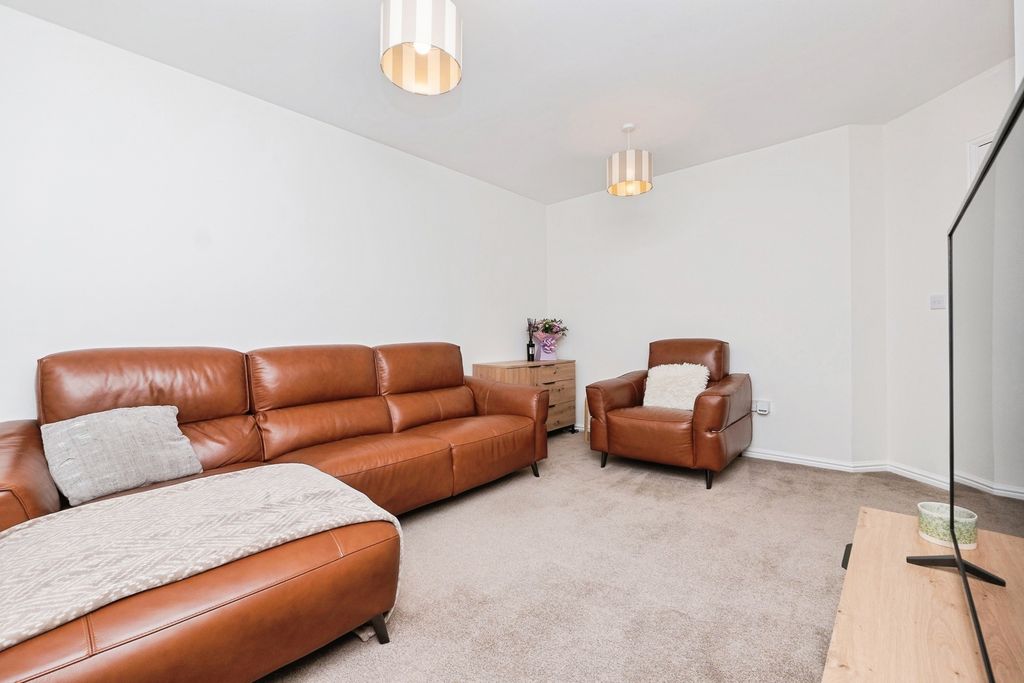 Property photo 3 of 11 Pbox-Img.Jpg