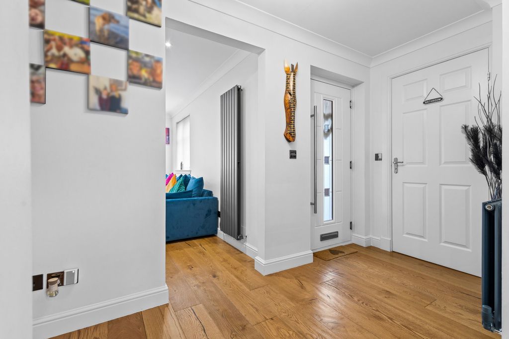 Property photo 3 of 62