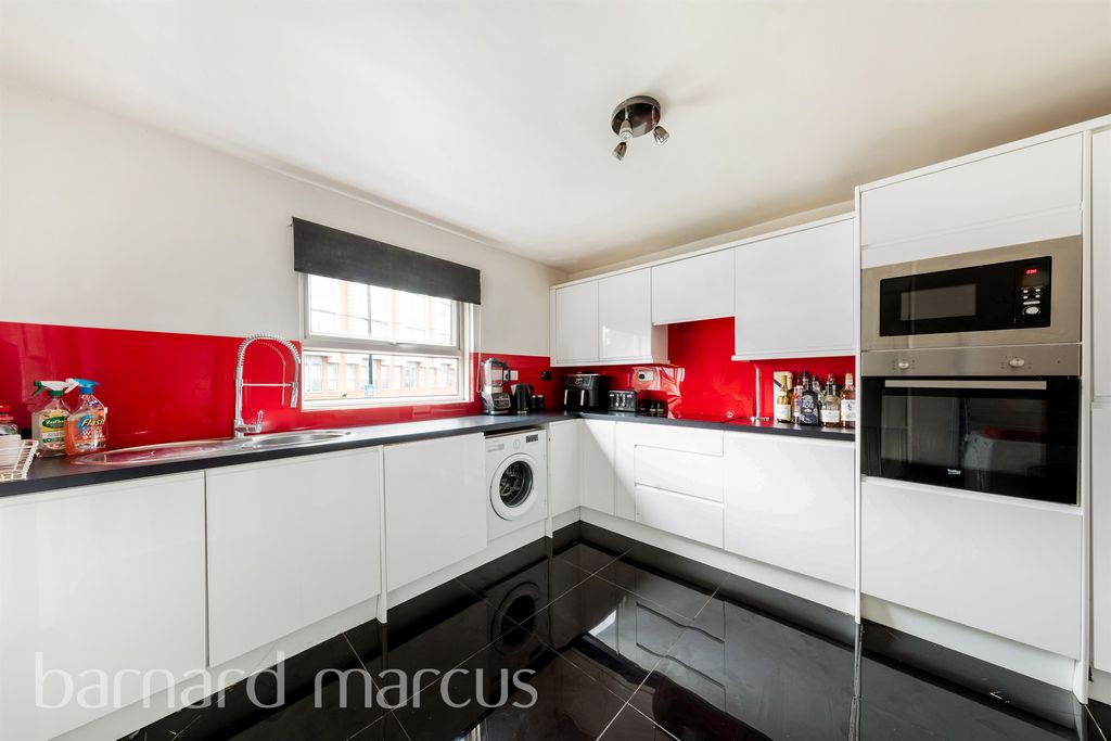 Property photo 2 of 9