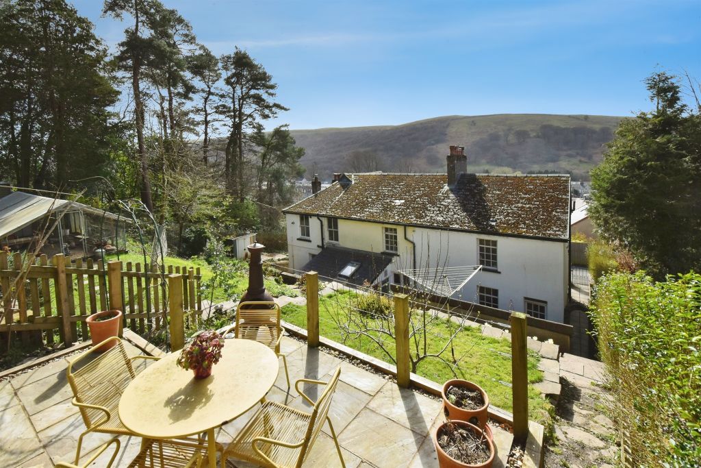 Property photo 2 of 20