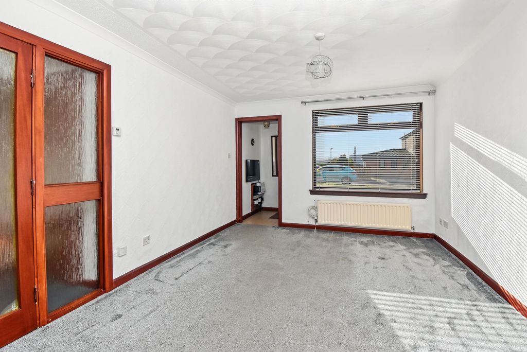 Property photo 2 of 14 Lounge Angle 1