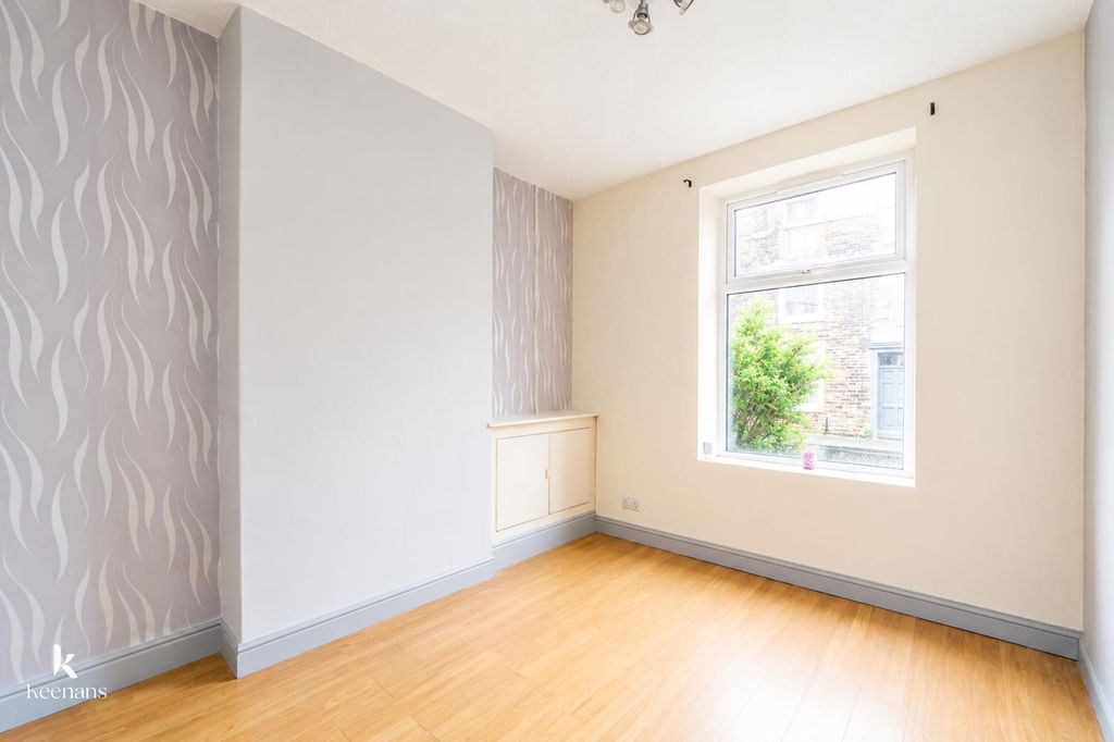 Property photo 3 of 34