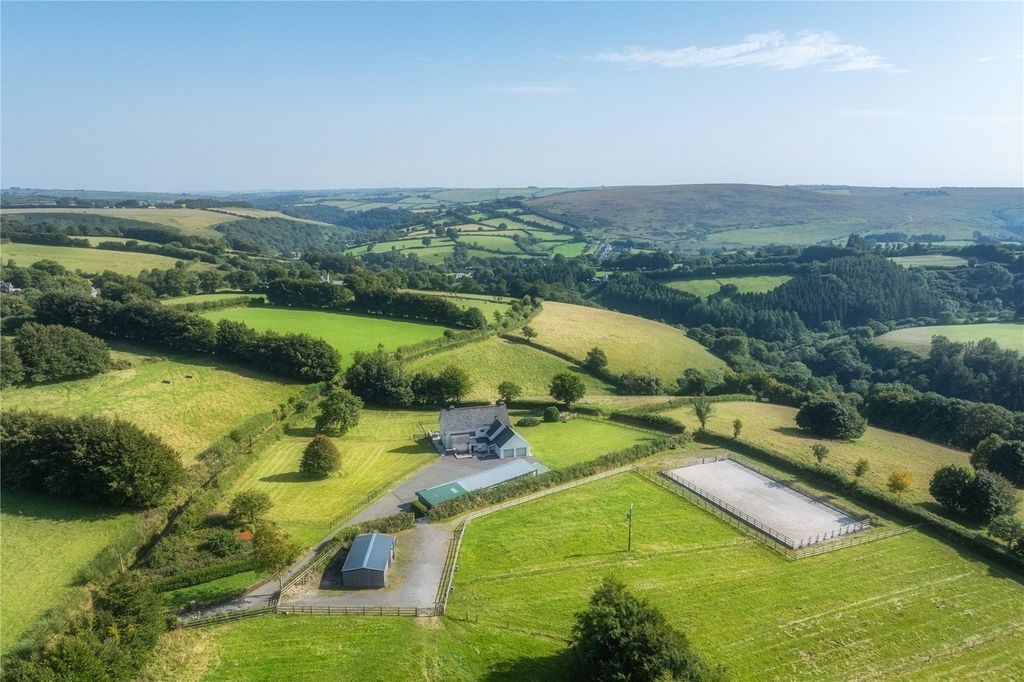 Property photo 2 of 32 Exmoor Setting