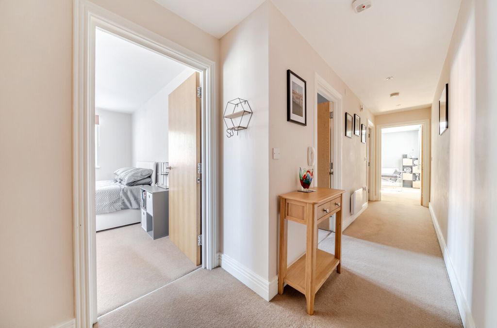 Property photo 2 of 10 1458766-18-6A0311...
