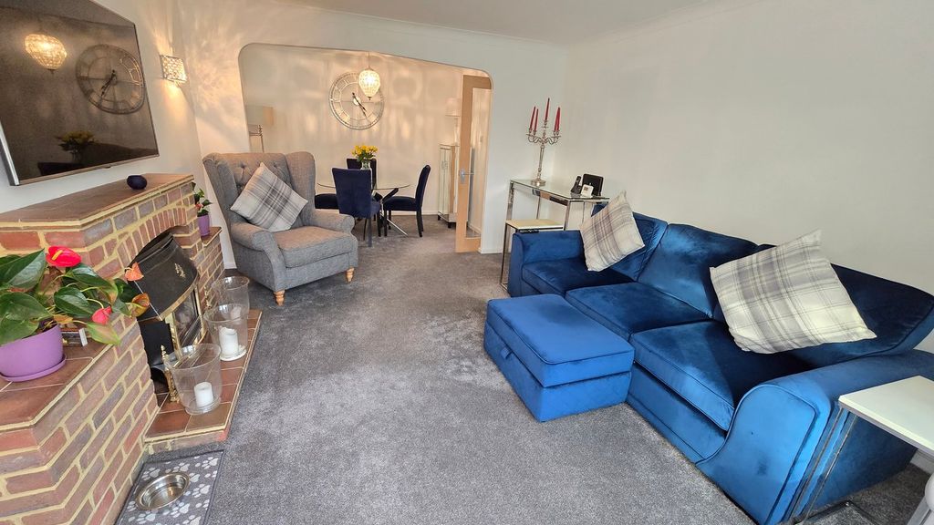 Property photo 3 of 19