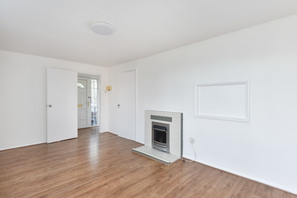 Property photo 3 of 14 419744