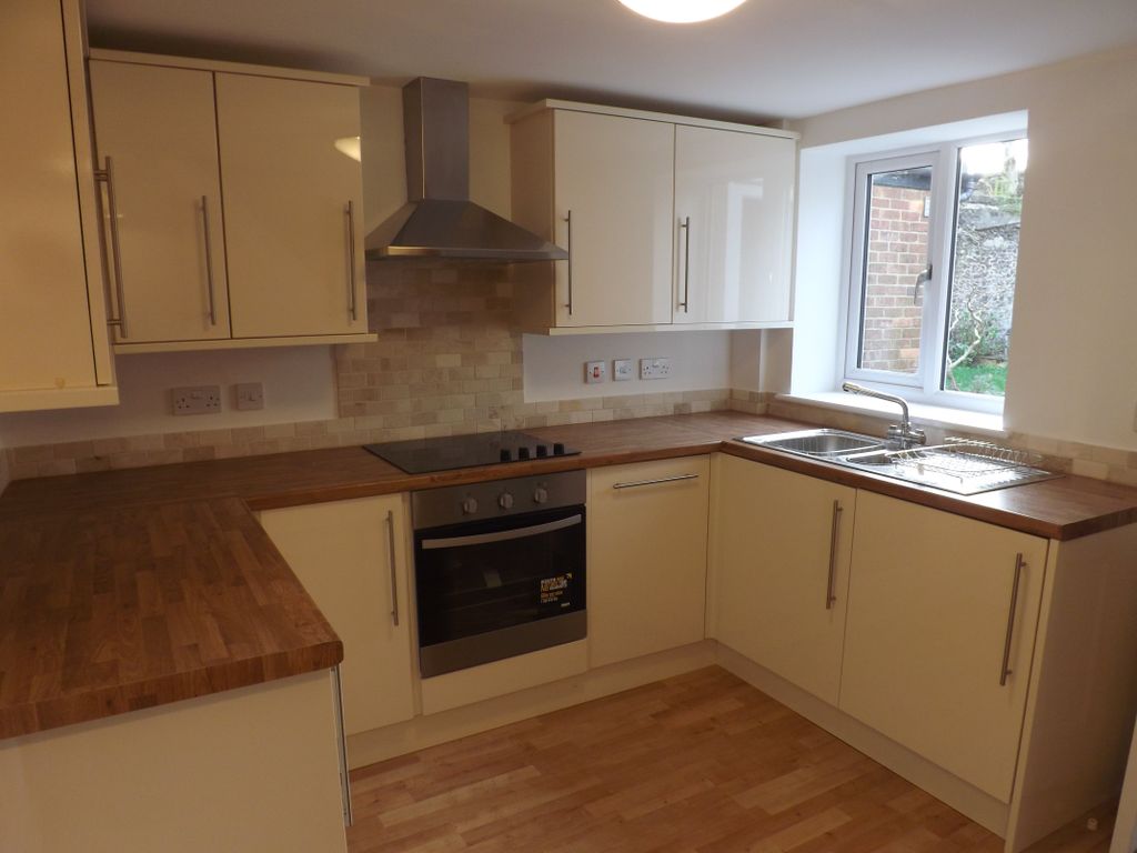 Property photo 1 of 8 2