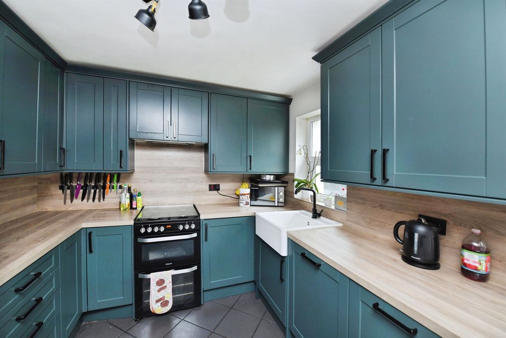 Property photo 3 of 21