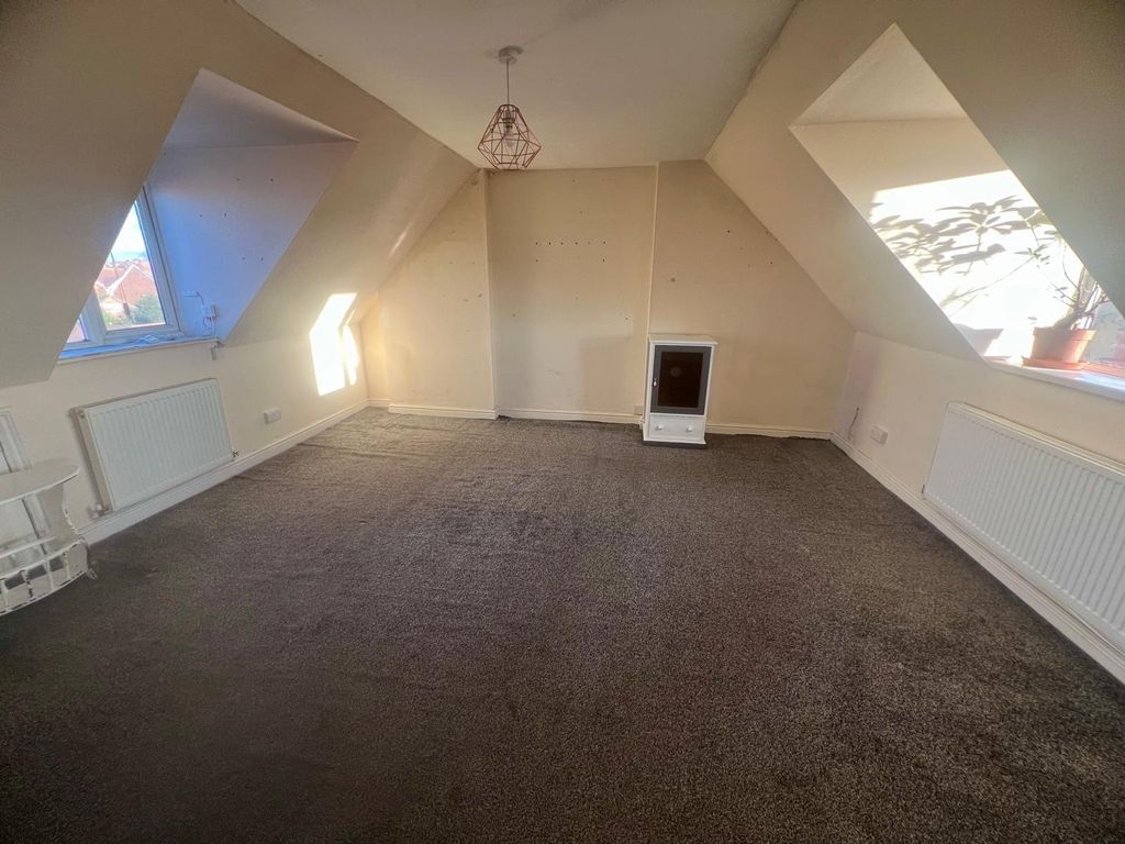 Property photo 3 of 6 Living Room