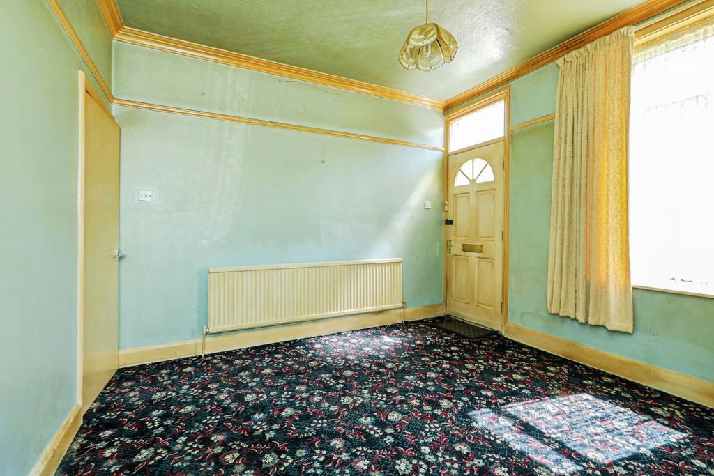 Property photo 3 of 12