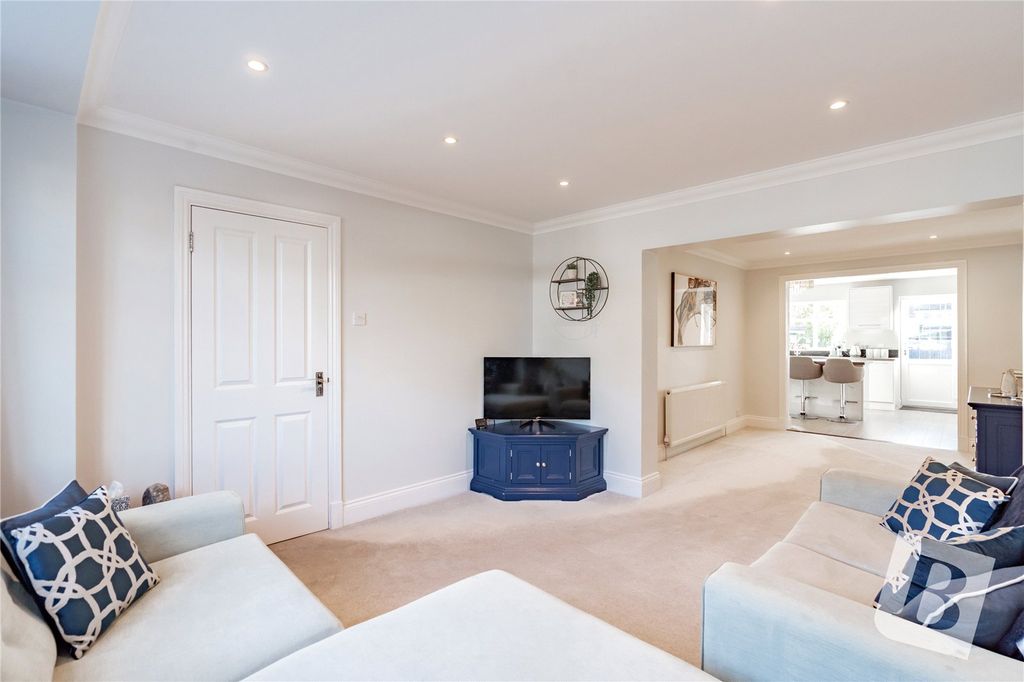 Property photo 2 of 25 Living Room