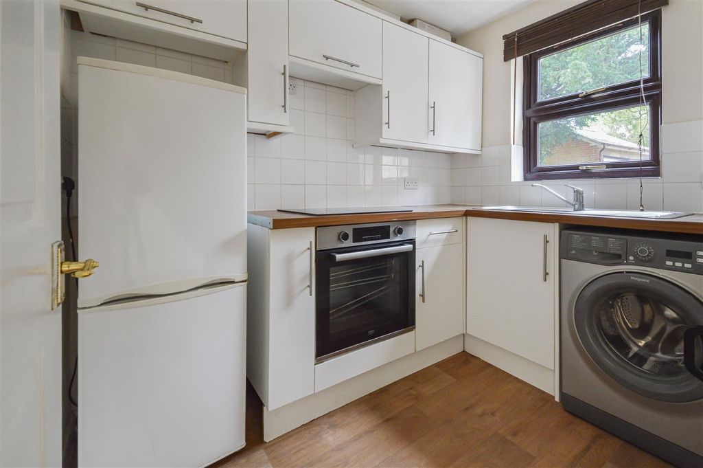 Property photo 3 of 8 2_80953.Jpg