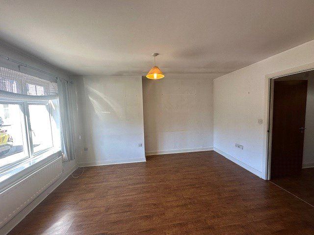 2 bed flat for saleThe Ladle, Middlesbrough, North Yorkshire TS4 photo 5