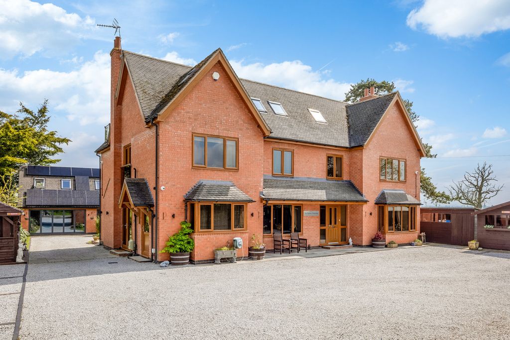 Property photo 2 of 46