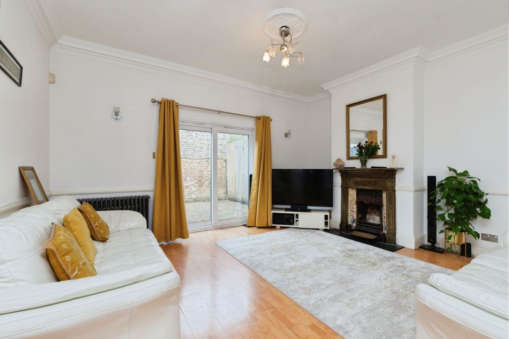 Property photo 3 of 22 Reception Room