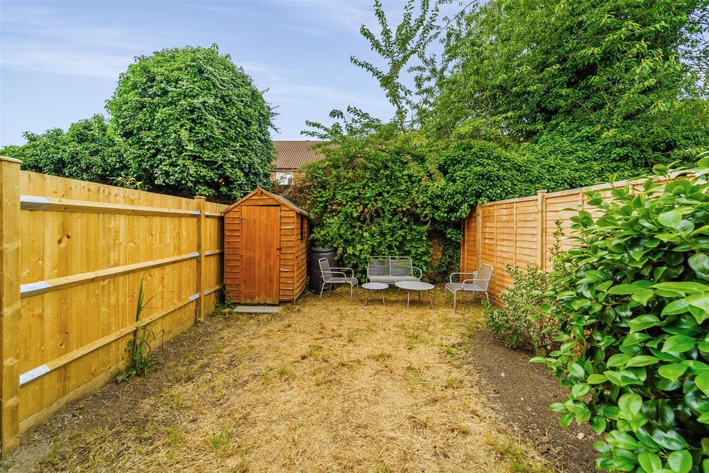 Property photo 3 of 12