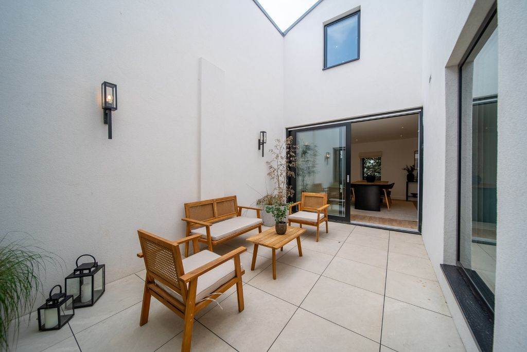 Property photo 3 of 35 4396794