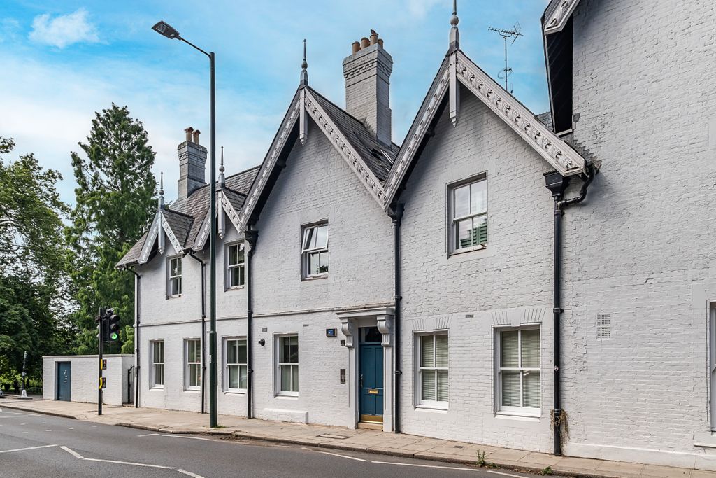 Additional image 20 of 4 bed flat for sale85 Petersham Road, Richmond TW10