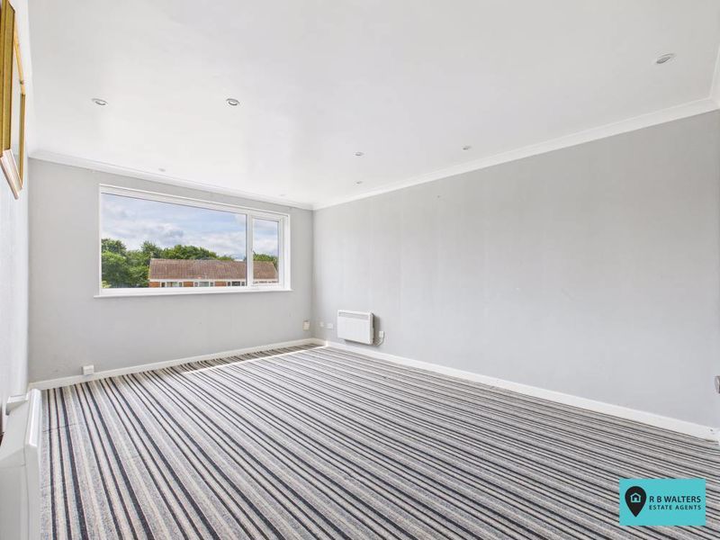 Property photo 2 of 6 Lounge