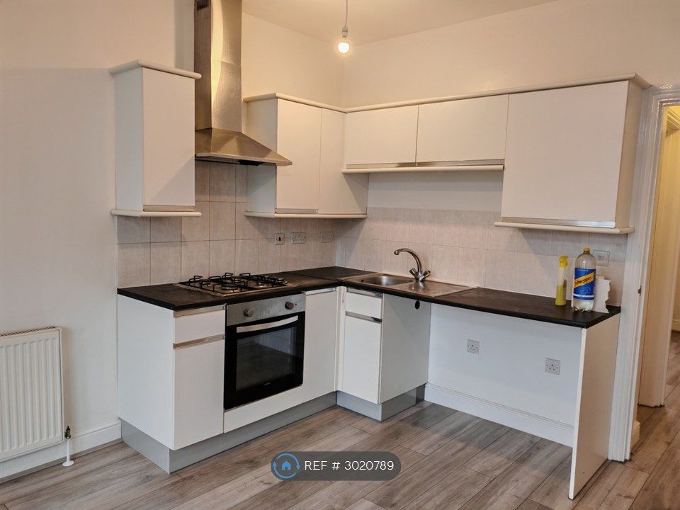 Property photo 2 of 10 Kitchen Area
