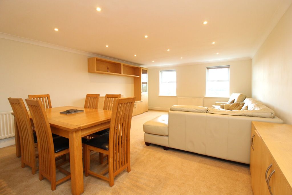 Property photo 1 of 8 Lounge View 1