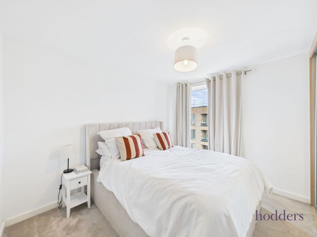 Property photo 2 of 25 Picture No. 11